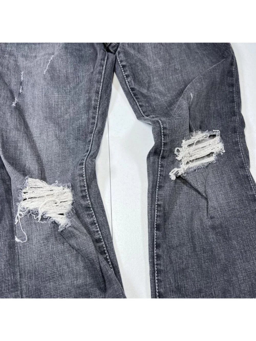 True Religion Mens Gray Ricky Relaxed Straight Distressed Jeans Size 34x33 Y2K